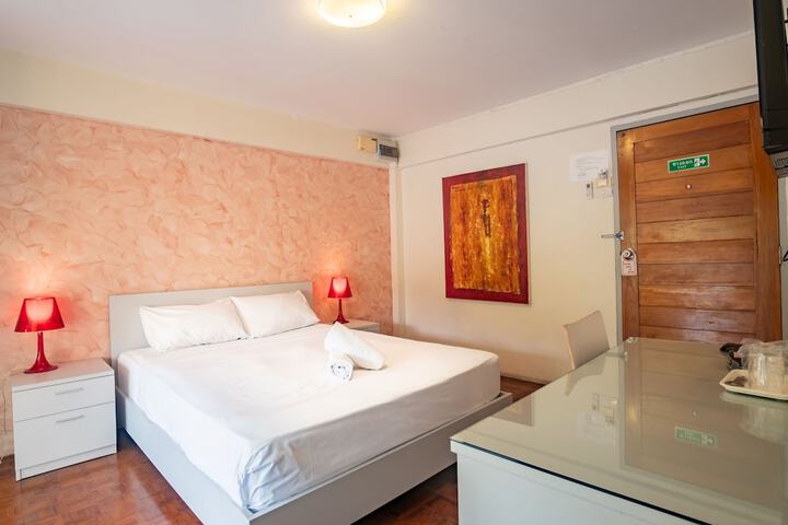 Room 2 of 35