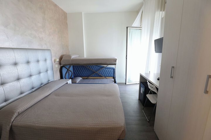 Room 6 of 47