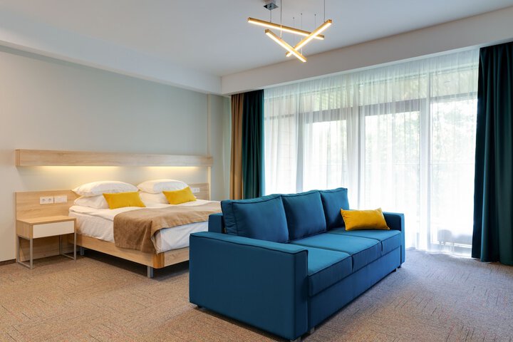 Room 10 of 124