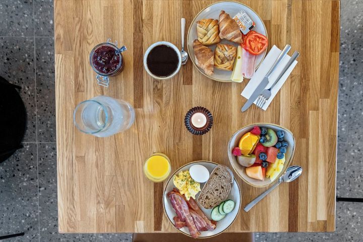 Breakfast/Coffee Service 43 of 49