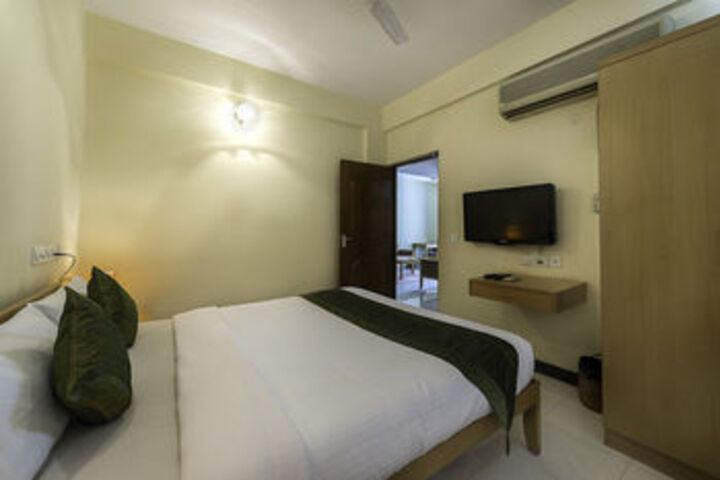 Room 14 of 37