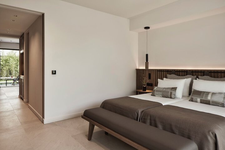 Room 15 of 155
