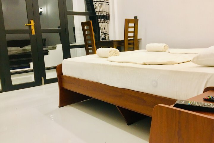 Room 5 of 19