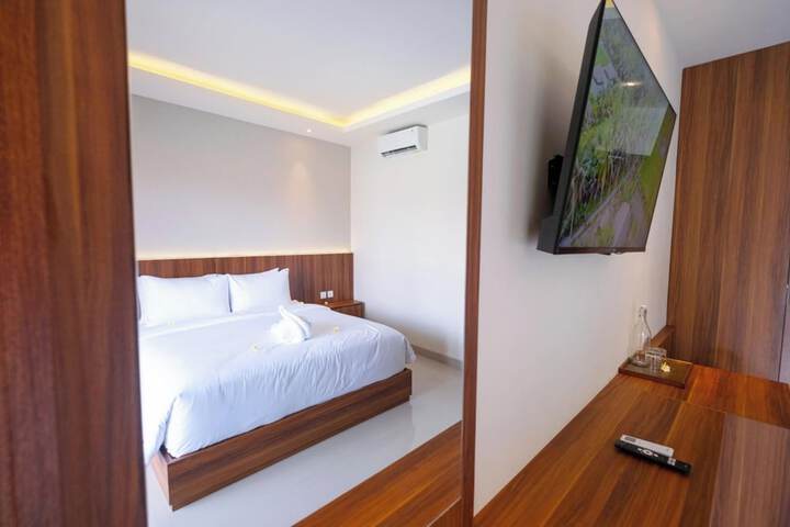 Room 18 of 105