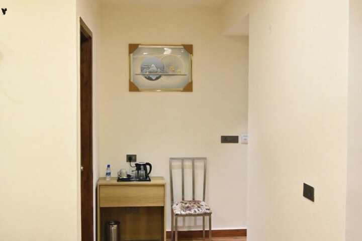 Room 11 of 13