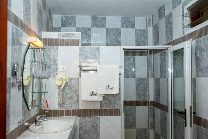 Room 17 of 50