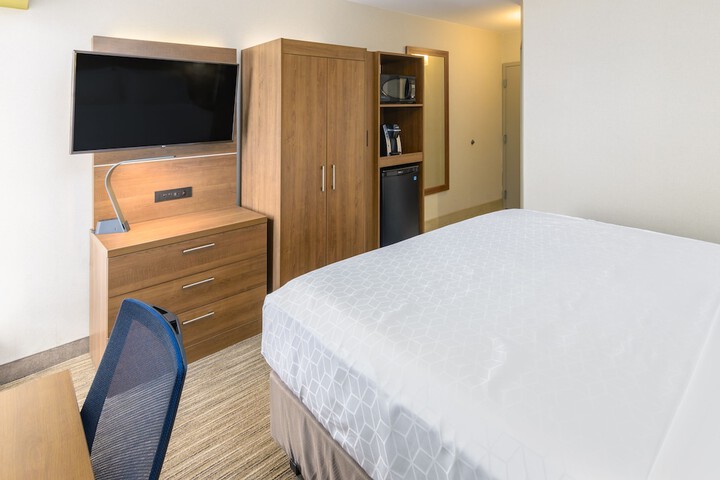 Standard Double Bed (10 of 11)
