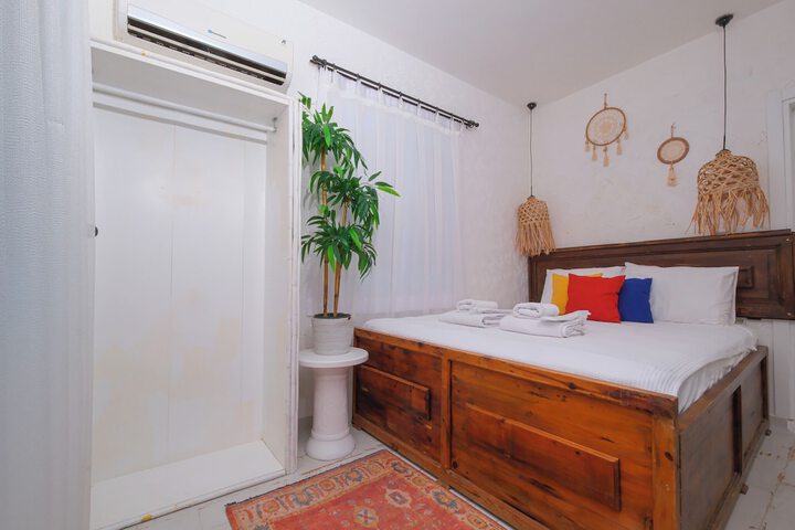Room 15 of 51