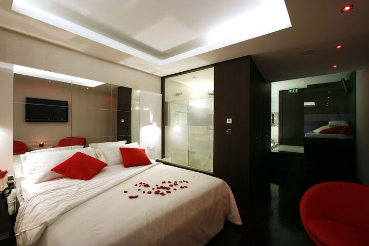 Room 21 of 74