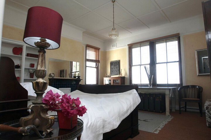 Room 15 of 108