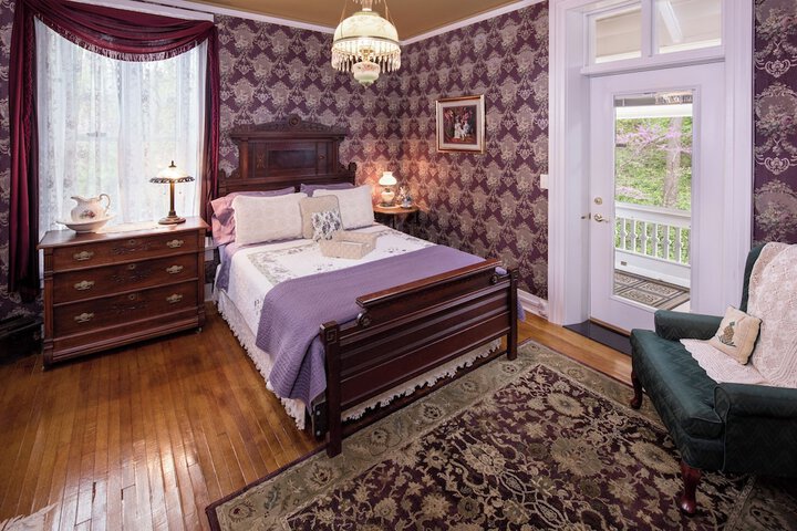 Room 4 of 24