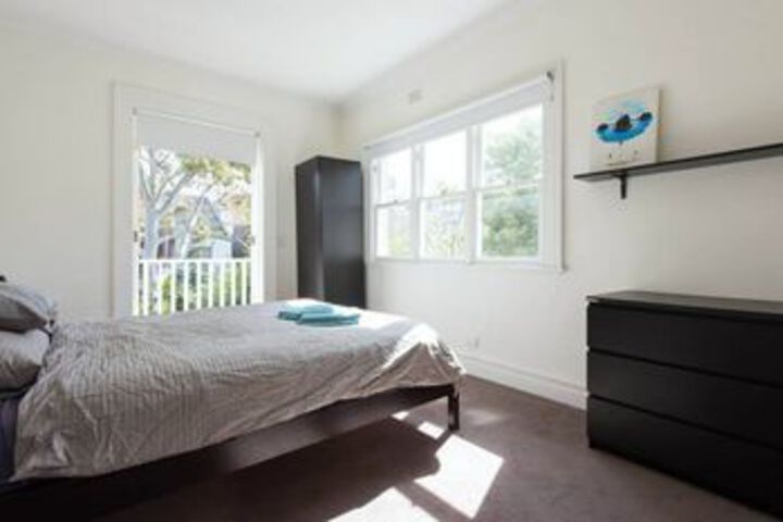 Room 5 of 16