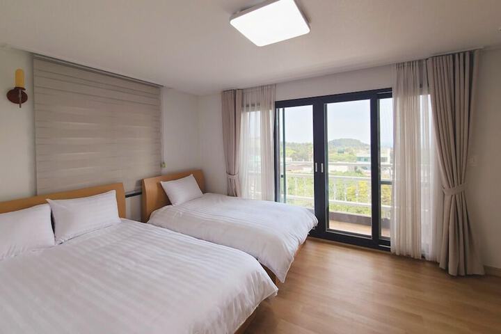 Room 15 of 41