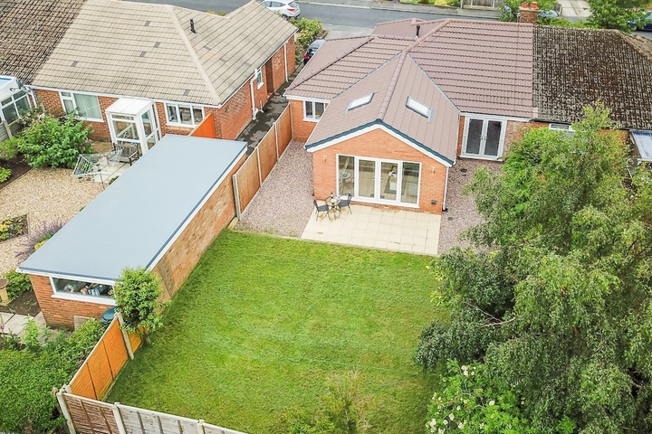 Luxury Private Wirral Bungalow