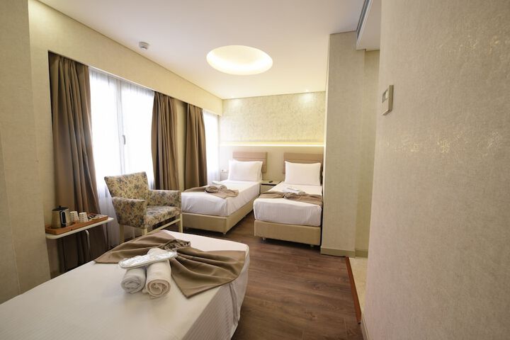 Room 9 of 19