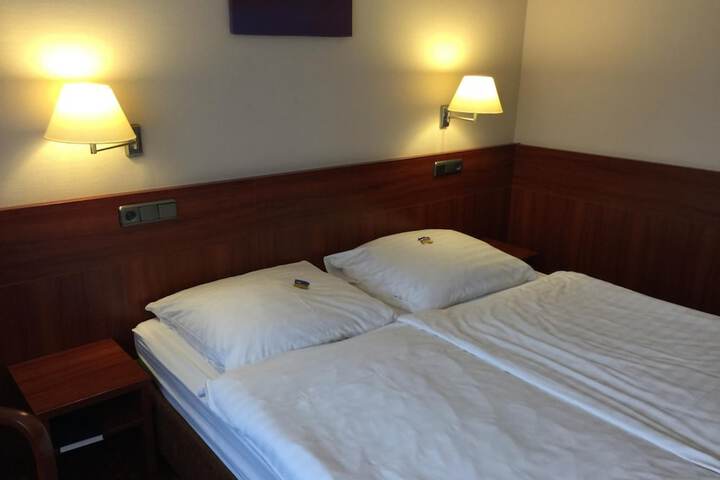 Room 8 of 47