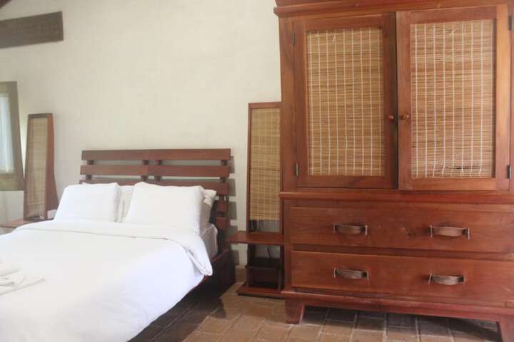 Room 16 of 99