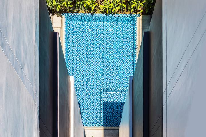 Pool 50 of 82