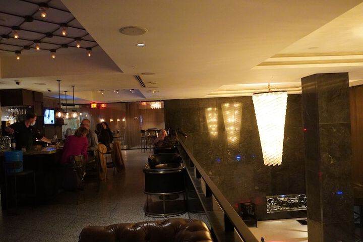 Lobby lounge