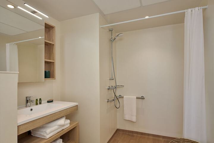 Room 18 of 24