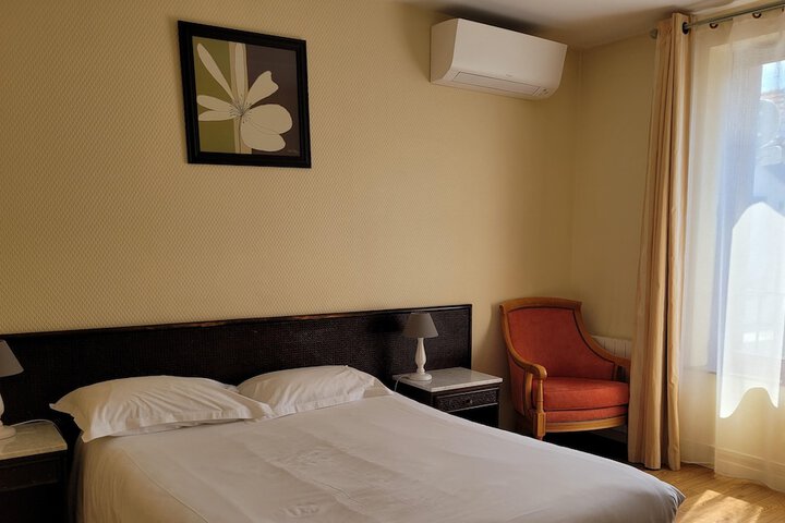 Room 3 of 7