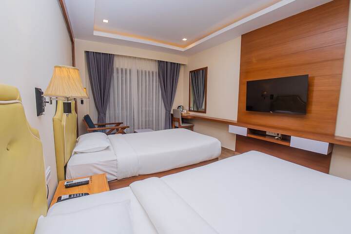 Room 26 of 100