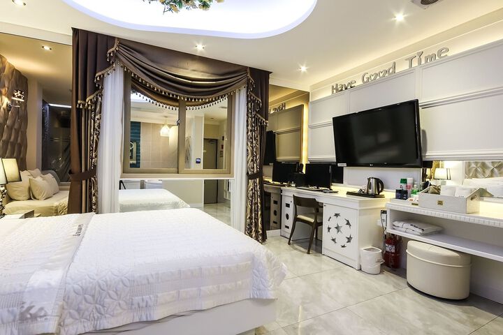 Room 31 of 42