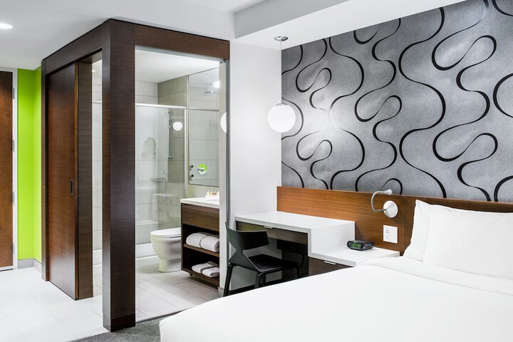 Room 10 of 47