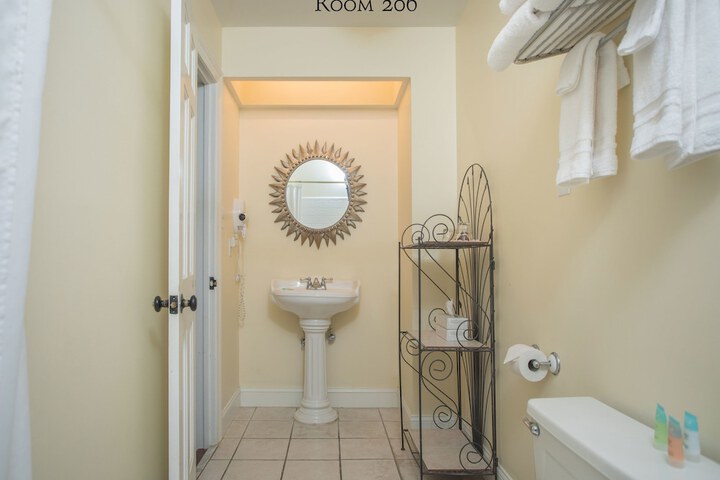 Room 130 of 170