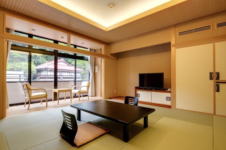 Room 18 of 60