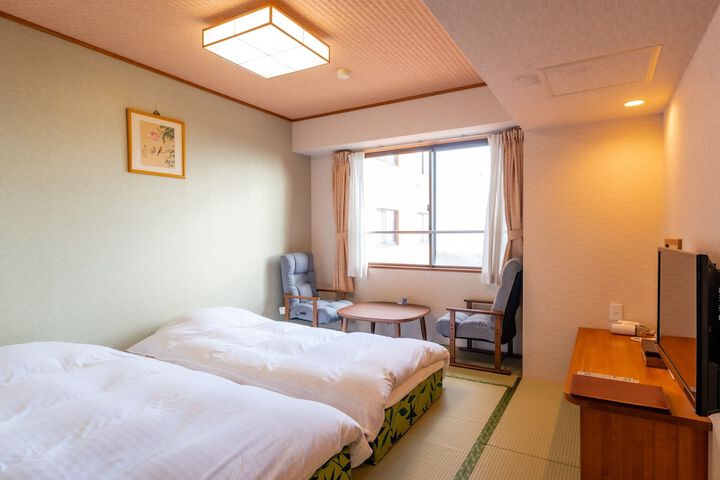 Room 17 of 114