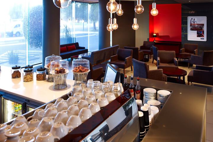 Breakfast/Coffee Service 45 of 82