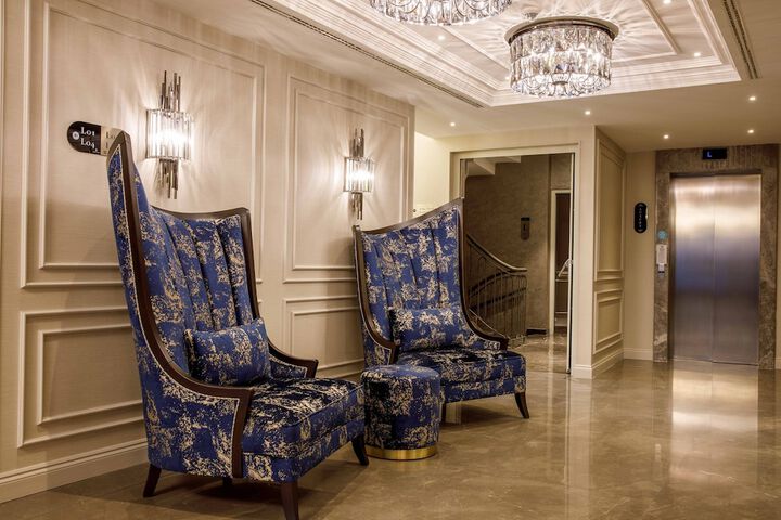 Hotel Interior 4 of 130