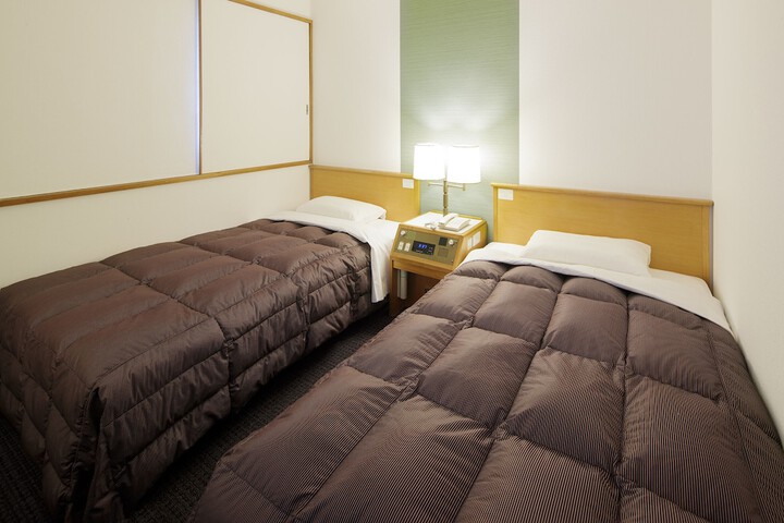 Room 7 of 30