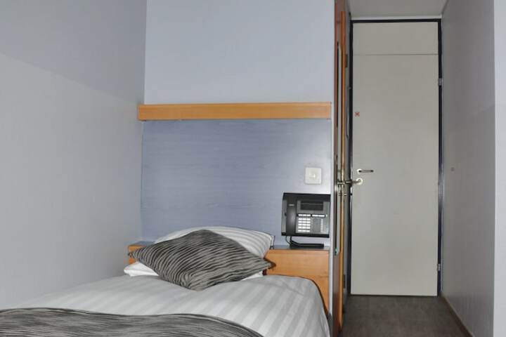 Room 6 of 56