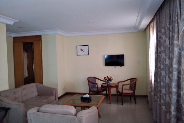 Room 11 of 51