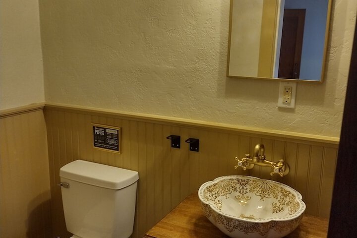 Room 15 of 21