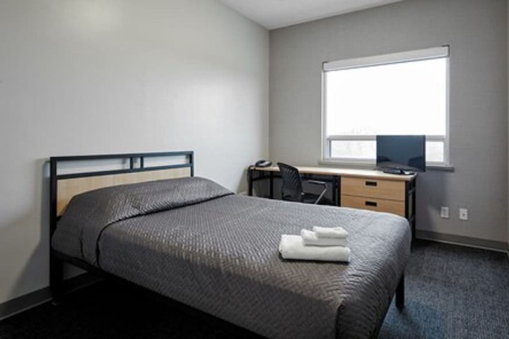 Room 4 of 18