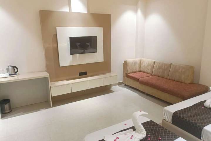 Room 5 of 24