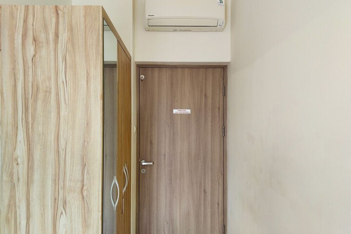 Room 17 of 44