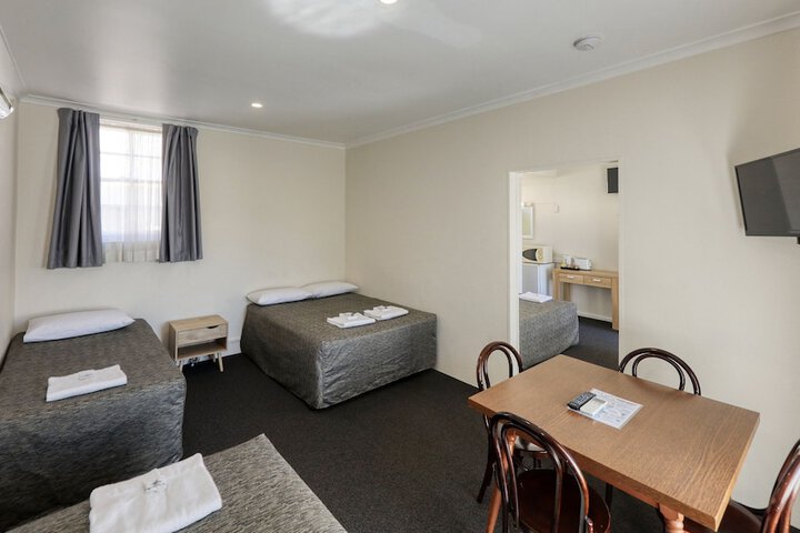 Room 6 of 22