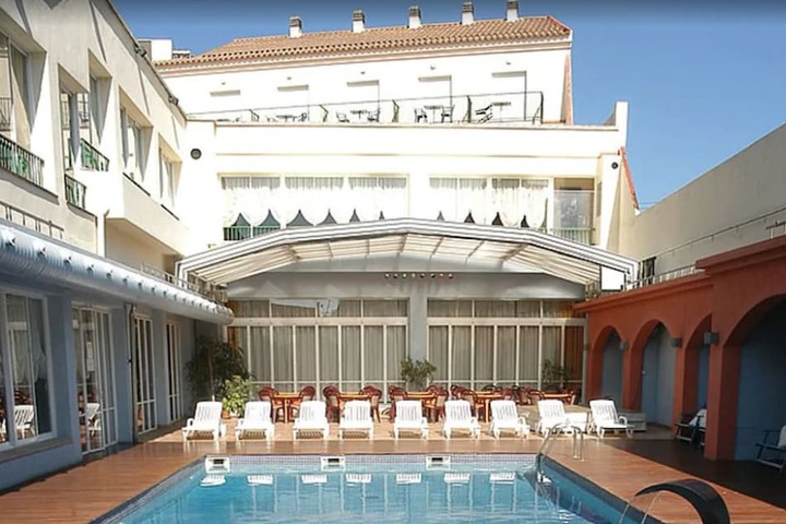 Pools & Facilities