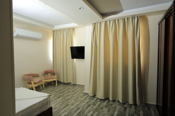 Room 34 of 109