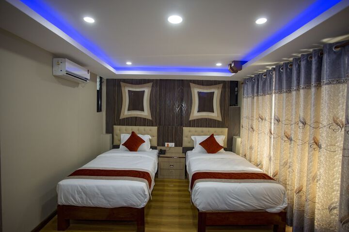Room 27 of 84