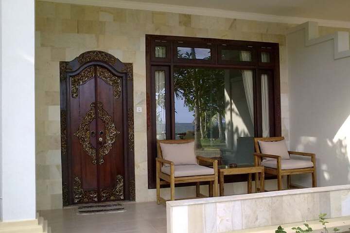 Room 2 of 106