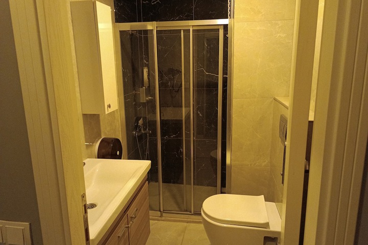 Room 8 of 12