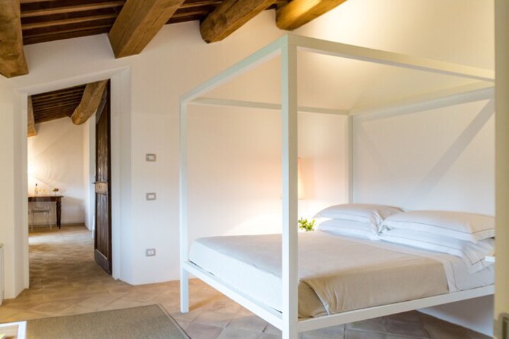 Room 21 of 47