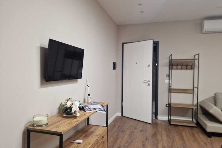 Room 9 of 48