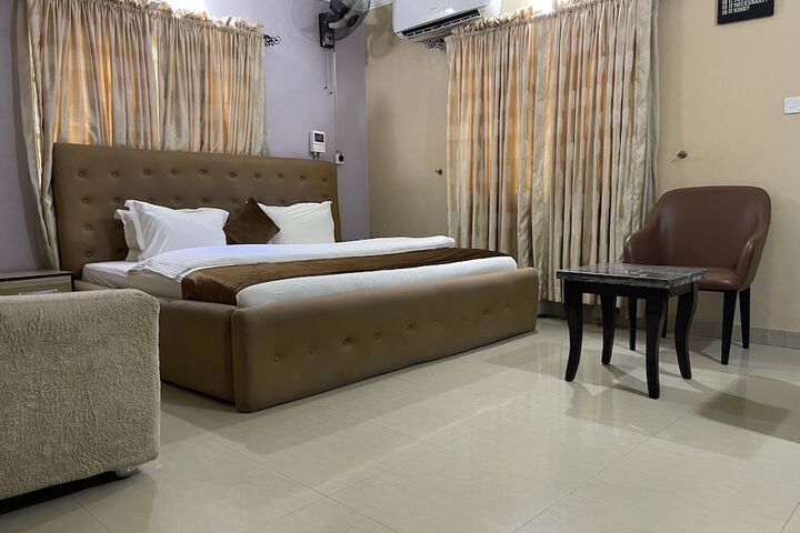 Room 14 of 54