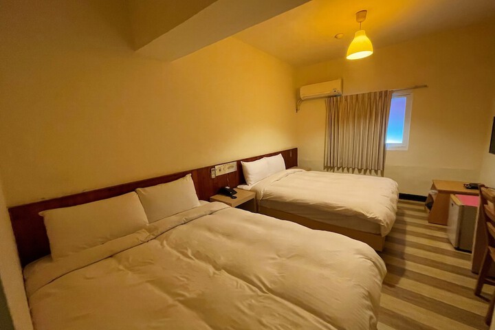 Room 13 of 53